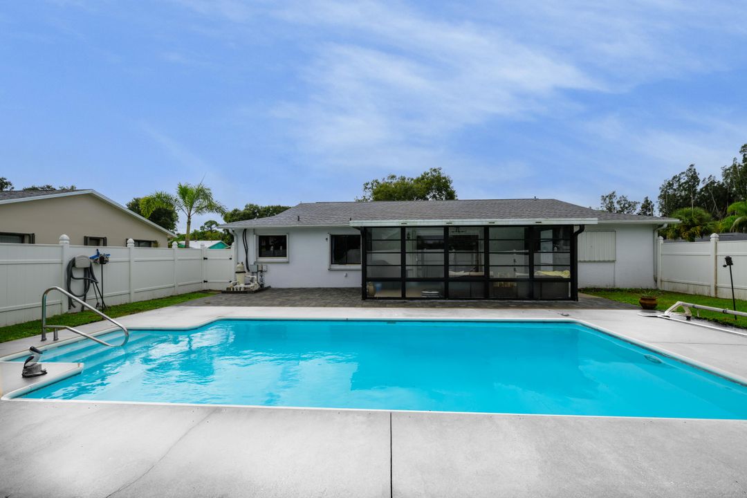 For Sale: $374,900 (3 beds, 2 baths, 1412 Square Feet)