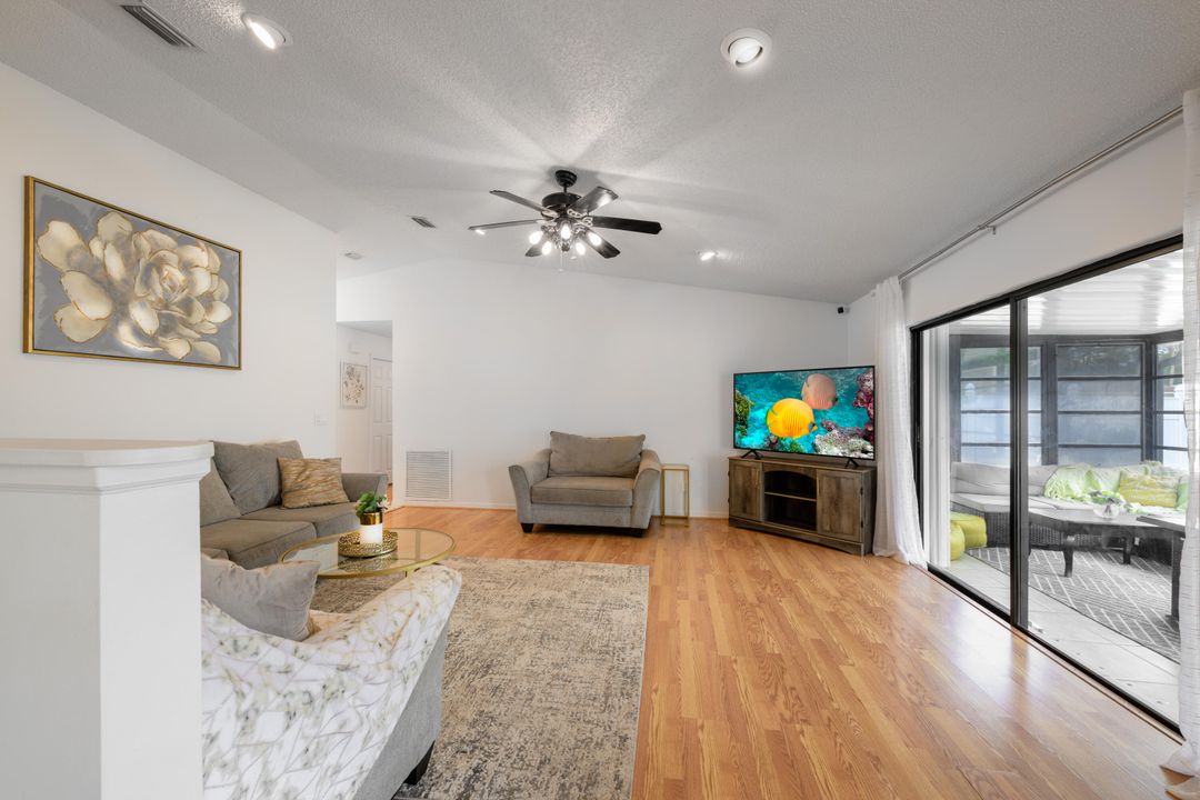 For Sale: $374,900 (3 beds, 2 baths, 1412 Square Feet)