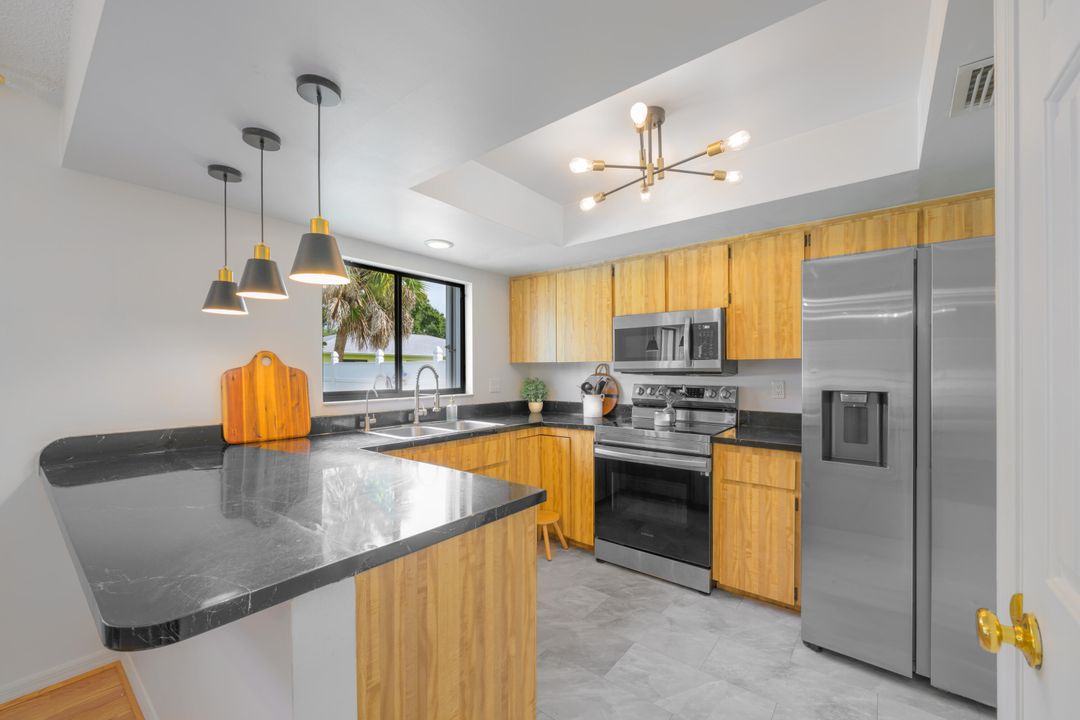 For Sale: $374,900 (3 beds, 2 baths, 1412 Square Feet)
