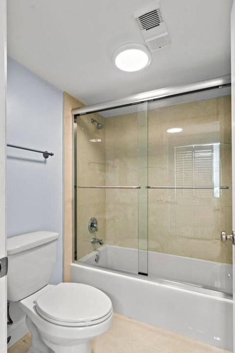 For Sale: $238,000 (2 beds, 1 baths, 922 Square Feet)