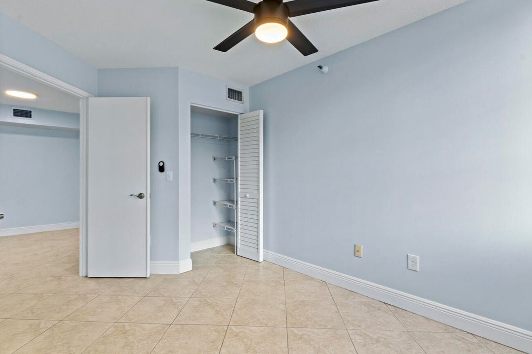 For Sale: $238,000 (2 beds, 1 baths, 922 Square Feet)