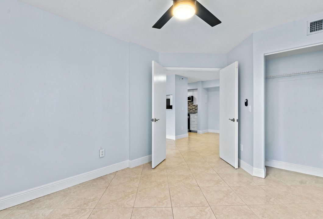 For Sale: $238,000 (2 beds, 1 baths, 922 Square Feet)