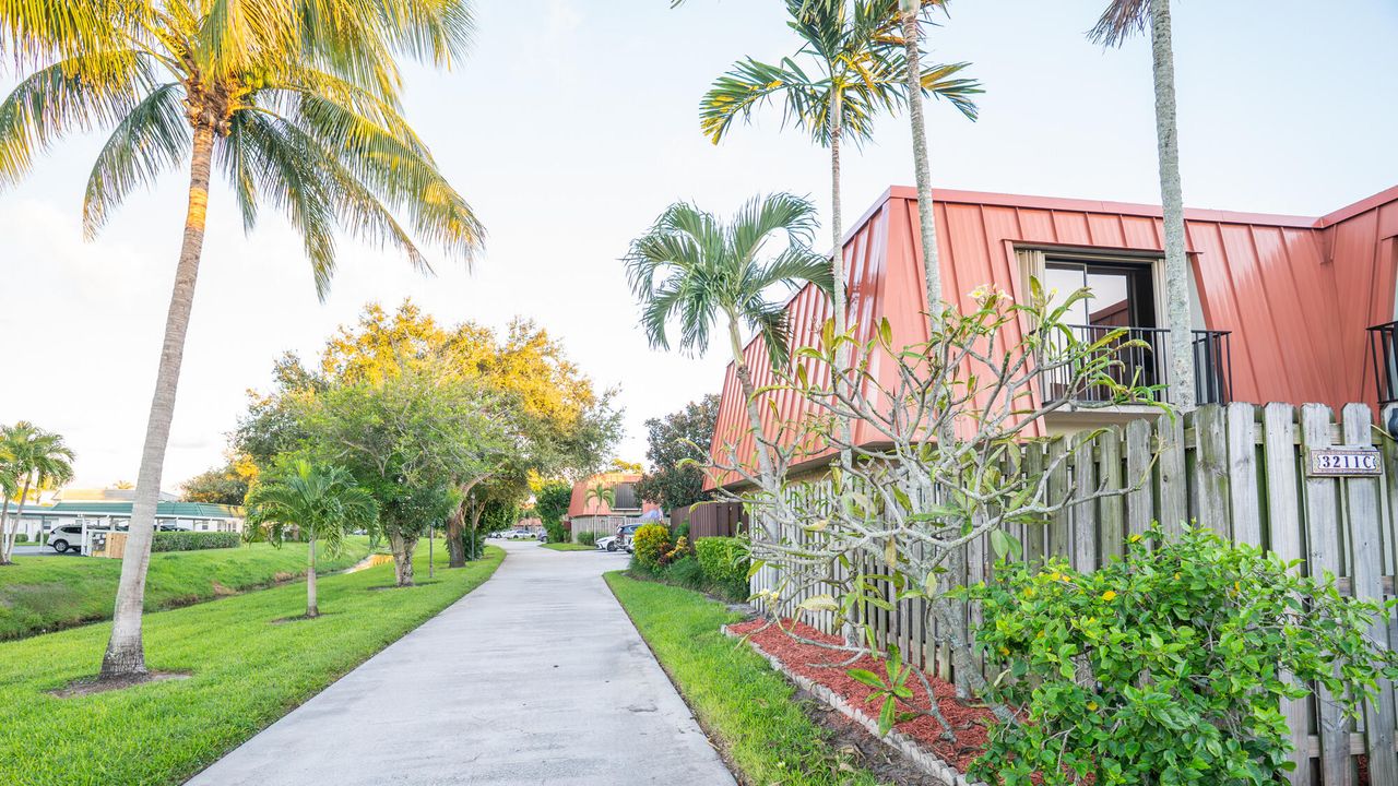 Activo con contrato: $2,650 (2 camas, 2 baños, 1184 Pies cuadrados)