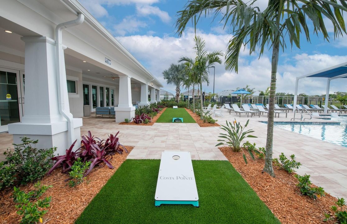 For Sale: $420,395 (2 beds, 2 baths, 1321 Square Feet)