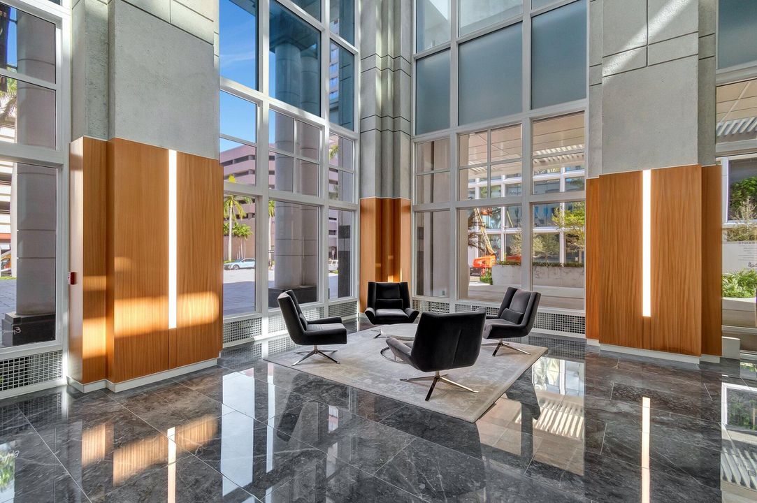 合同活跃: $2,850,000 (3 贝兹, 3 浴室, 2306 平方英尺)