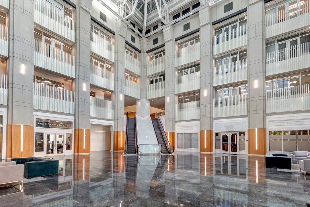 合同活跃: $2,850,000 (3 贝兹, 3 浴室, 2306 平方英尺)