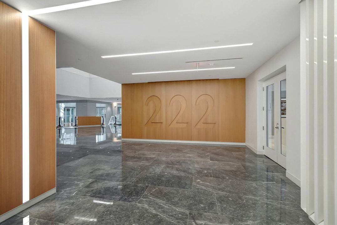 合同活跃: $2,850,000 (3 贝兹, 3 浴室, 2306 平方英尺)