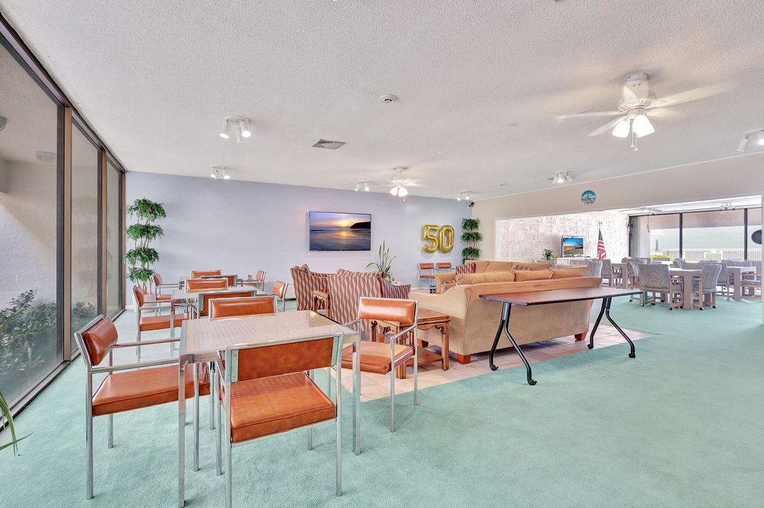 На продажу: $405,000 (2 спален, 2 ванн, 983 Квадратных фут)