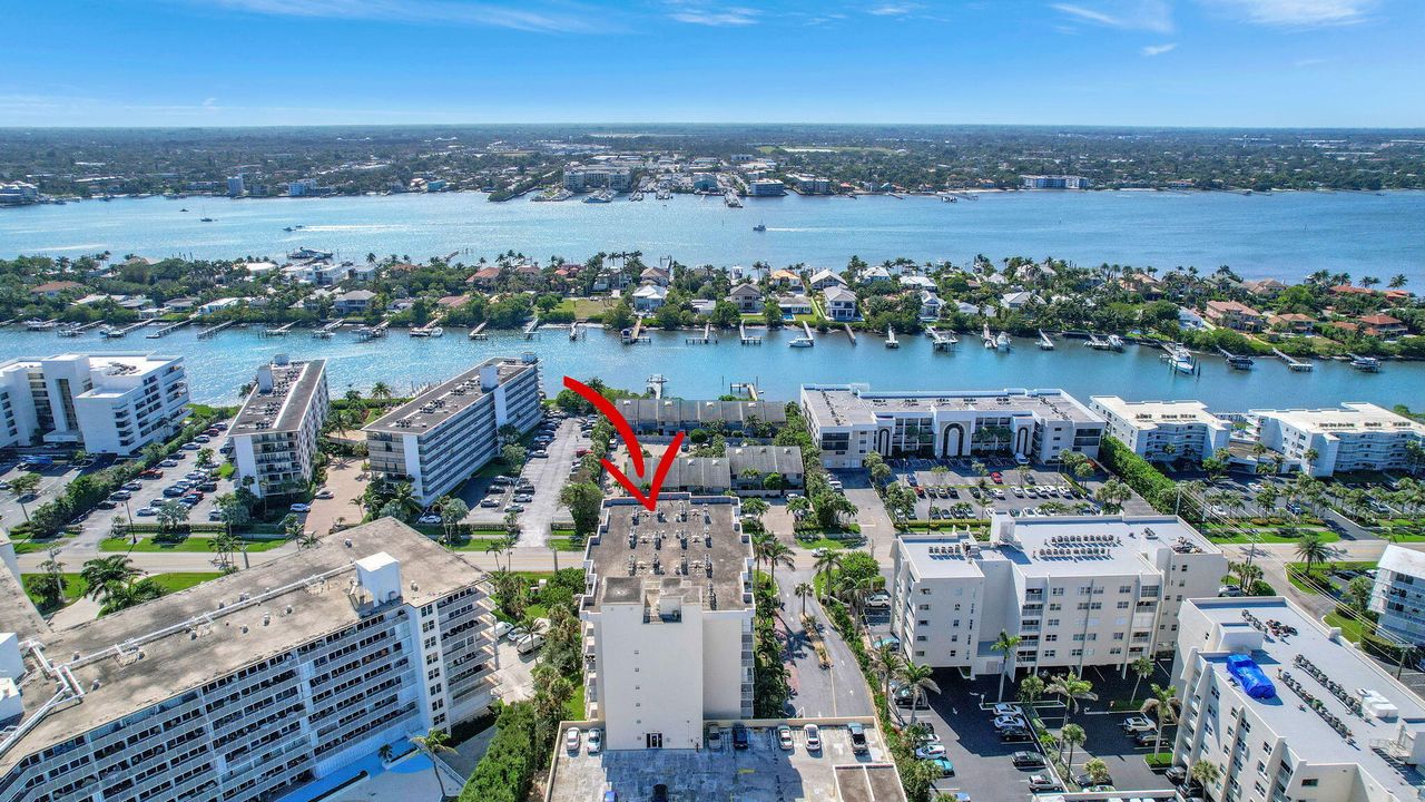 На продажу: $405,000 (2 спален, 2 ванн, 983 Квадратных фут)