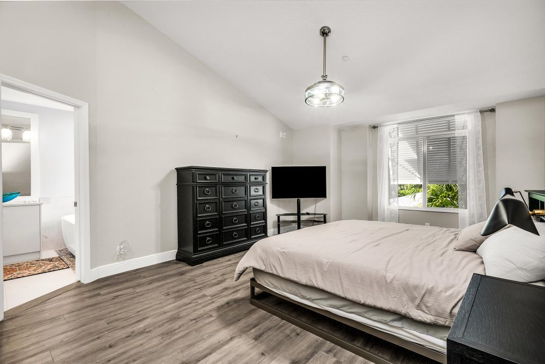 На продажу: $2,150,000 (3 спален, 2 ванн, 2317 Квадратных фут)