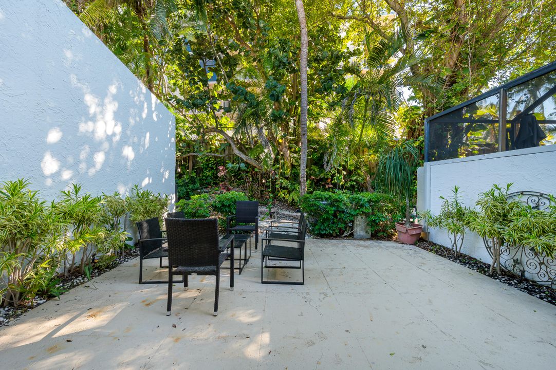 На продажу: $2,150,000 (3 спален, 2 ванн, 2317 Квадратных фут)