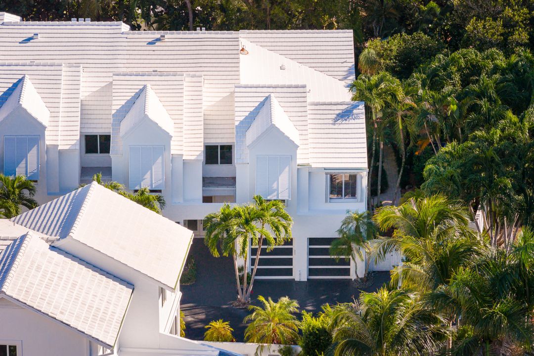 На продажу: $2,150,000 (3 спален, 2 ванн, 2317 Квадратных фут)