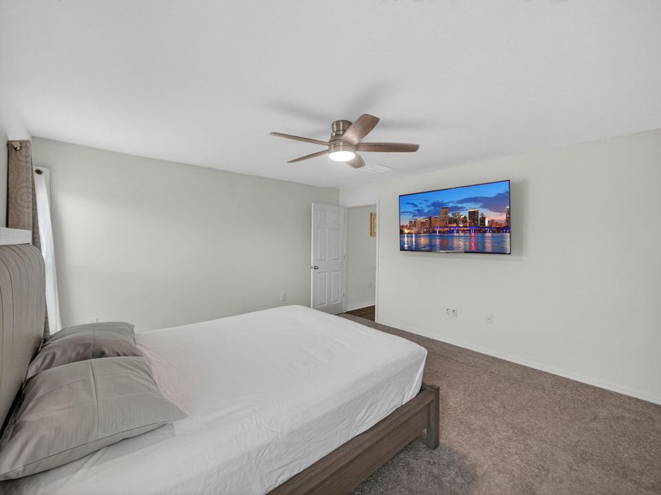 Active With Contract: $420,000 (4 beds, 2 baths, 1806 Square Feet)