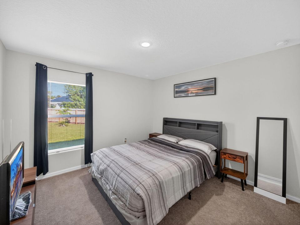 Active With Contract: $420,000 (4 beds, 2 baths, 1806 Square Feet)