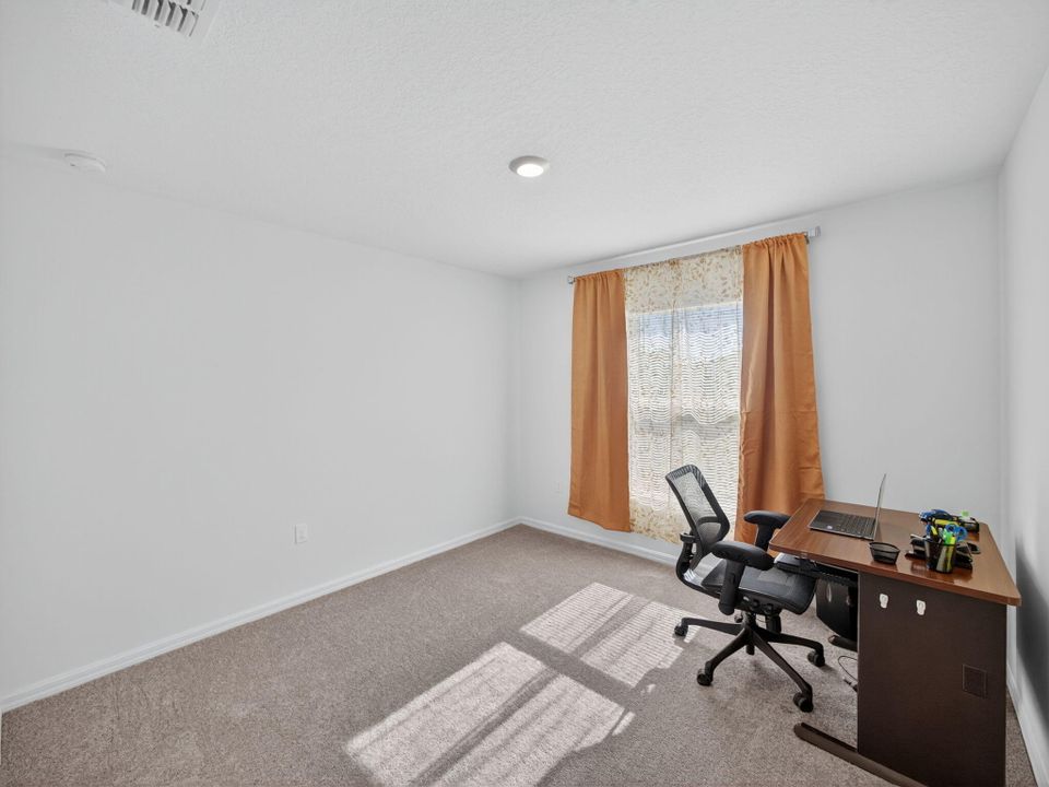 Active With Contract: $420,000 (4 beds, 2 baths, 1806 Square Feet)