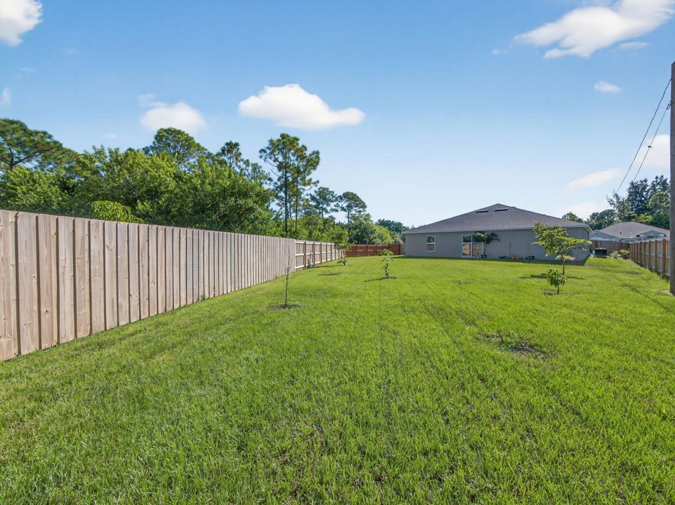 Active With Contract: $420,000 (4 beds, 2 baths, 1806 Square Feet)