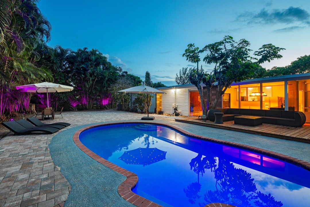 For Sale: $889,900 (6 beds, 3 baths, 2255 Square Feet)