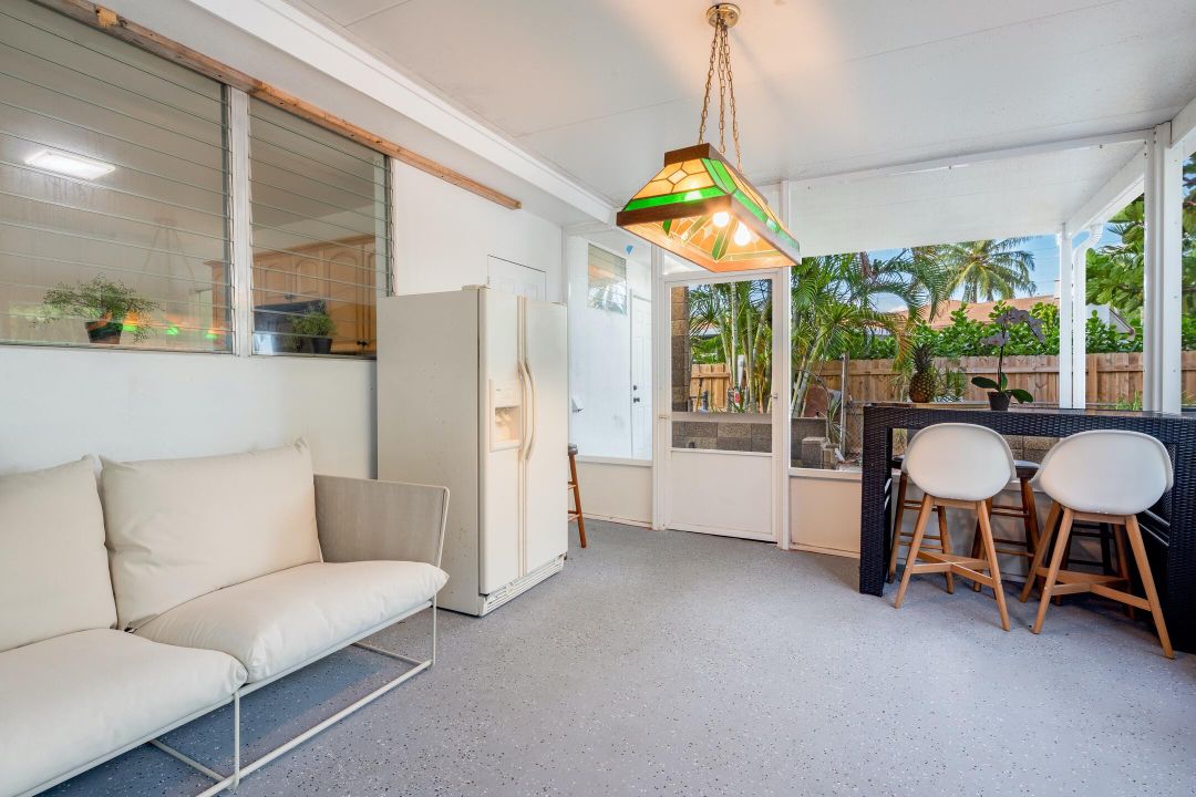 For Sale: $889,900 (6 beds, 3 baths, 2255 Square Feet)