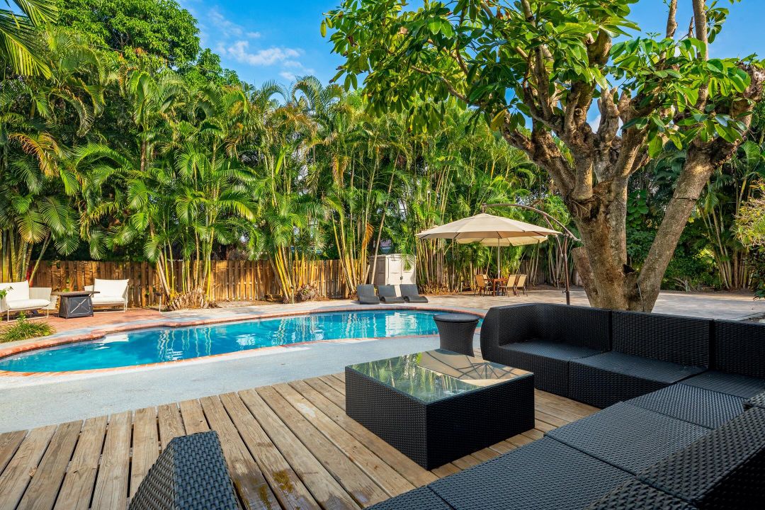 For Sale: $889,900 (6 beds, 3 baths, 2255 Square Feet)