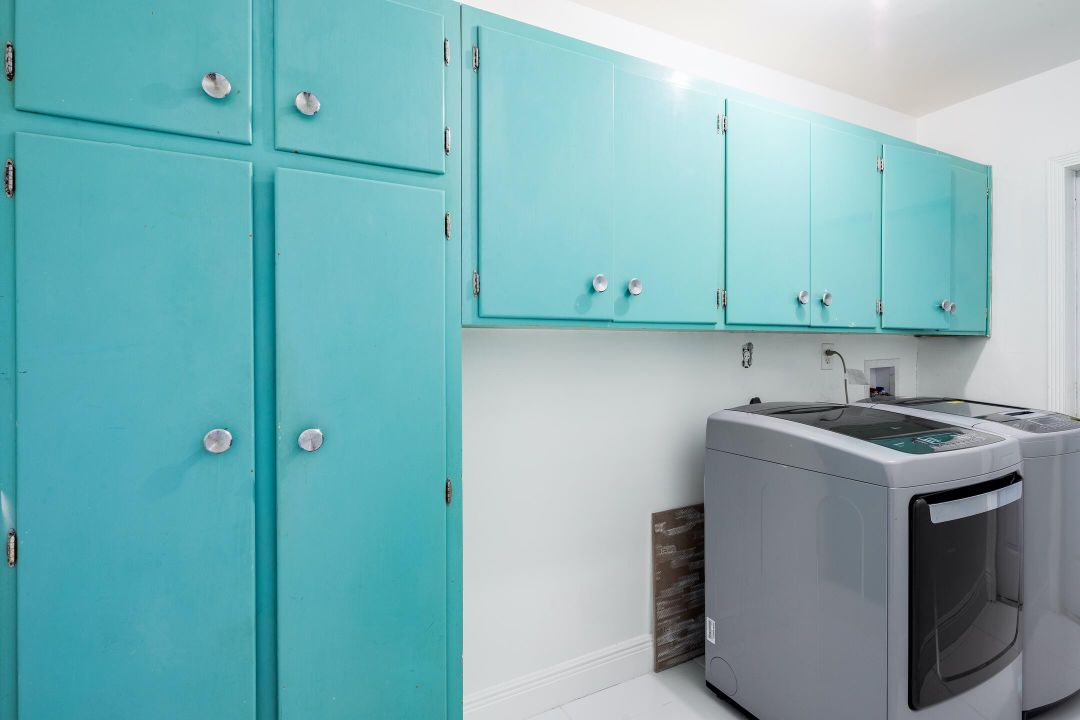 For Sale: $889,900 (6 beds, 3 baths, 2255 Square Feet)