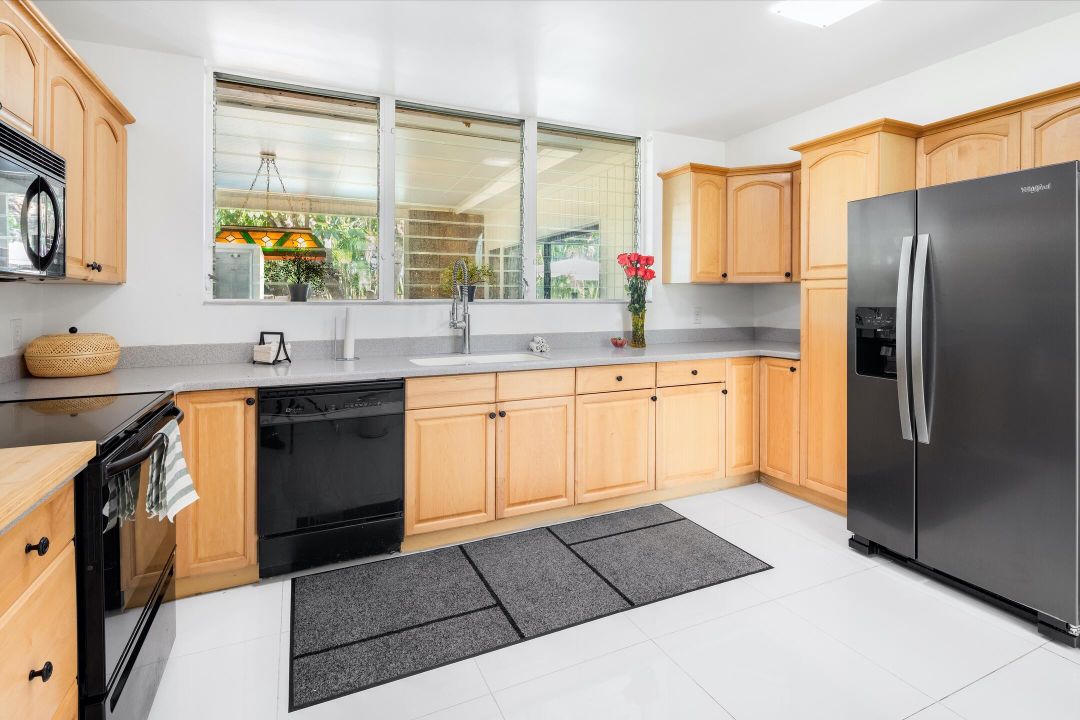 For Sale: $889,900 (6 beds, 3 baths, 2255 Square Feet)