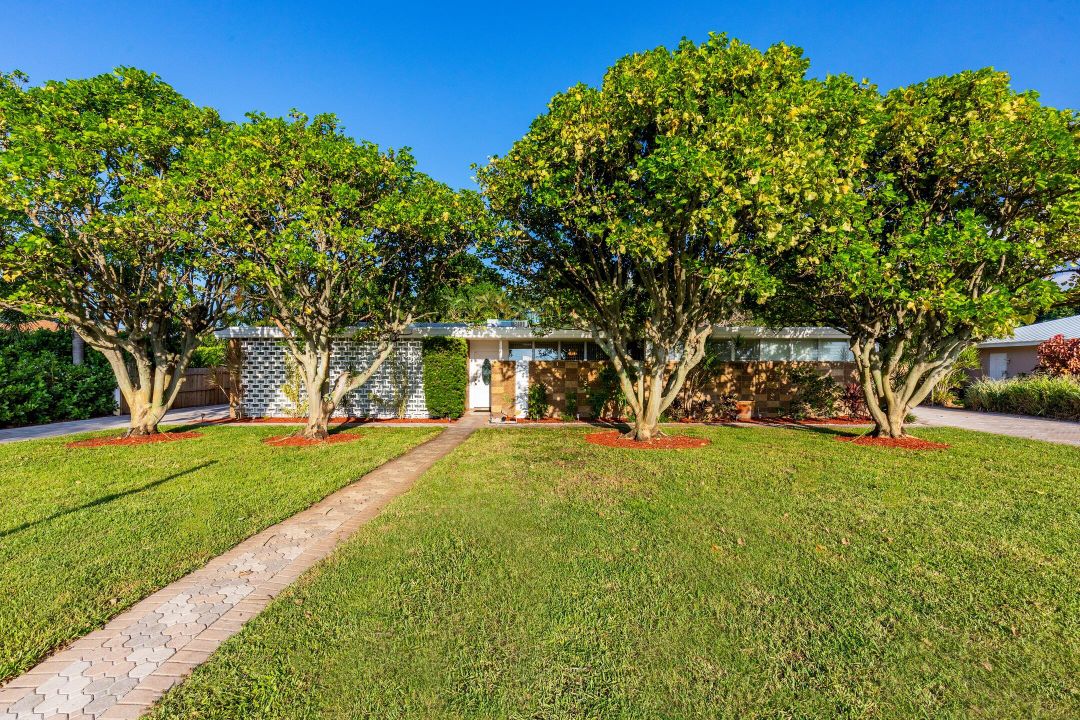 For Sale: $889,900 (6 beds, 3 baths, 2255 Square Feet)