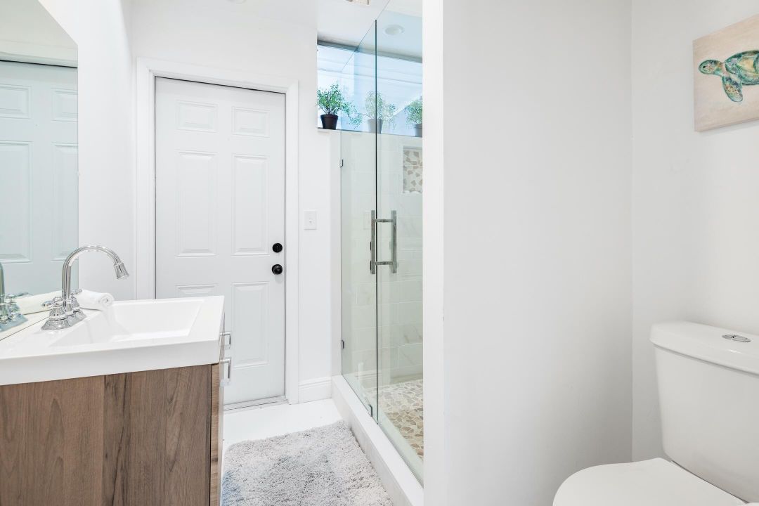 For Sale: $889,900 (6 beds, 3 baths, 2255 Square Feet)