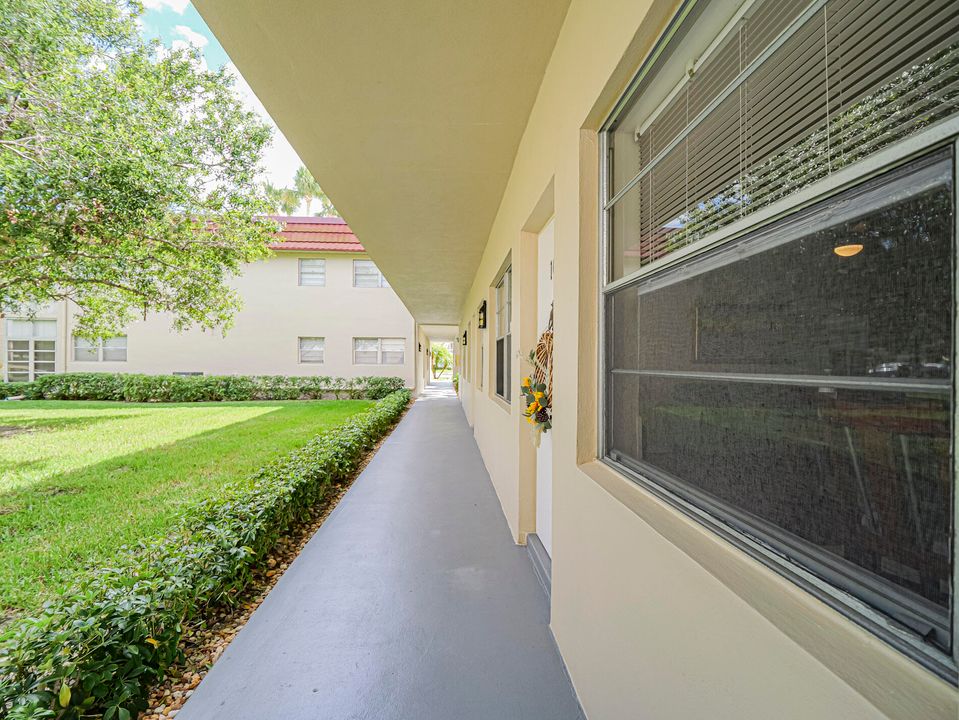 На продажу: $110,000 (1 спален, 1 ванн, 750 Квадратных фут)