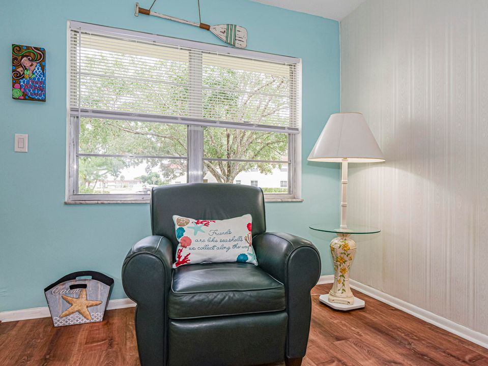 На продажу: $110,000 (1 спален, 1 ванн, 750 Квадратных фут)