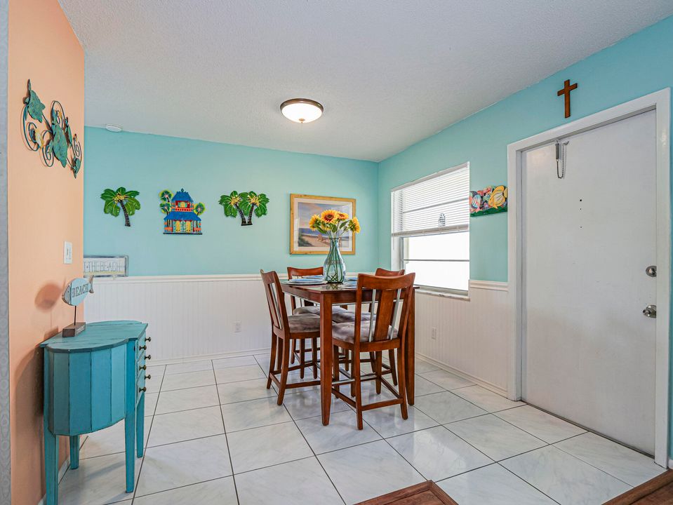 На продажу: $110,000 (1 спален, 1 ванн, 750 Квадратных фут)