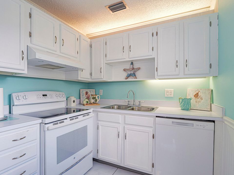 На продажу: $110,000 (1 спален, 1 ванн, 750 Квадратных фут)