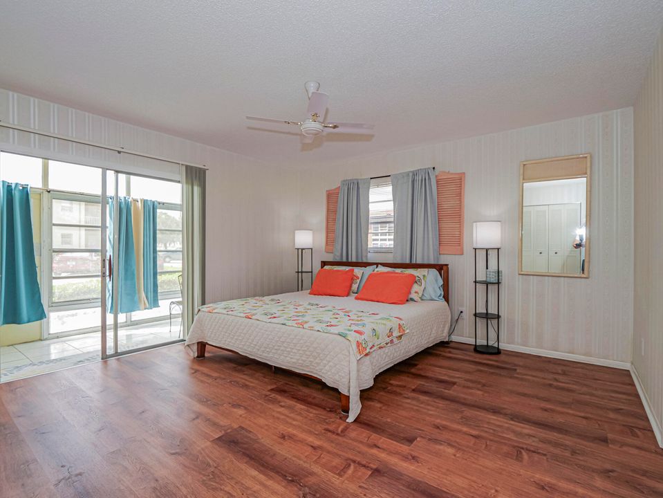 На продажу: $110,000 (1 спален, 1 ванн, 750 Квадратных фут)