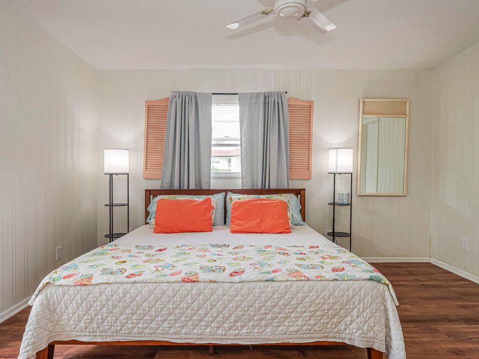 На продажу: $110,000 (1 спален, 1 ванн, 750 Квадратных фут)