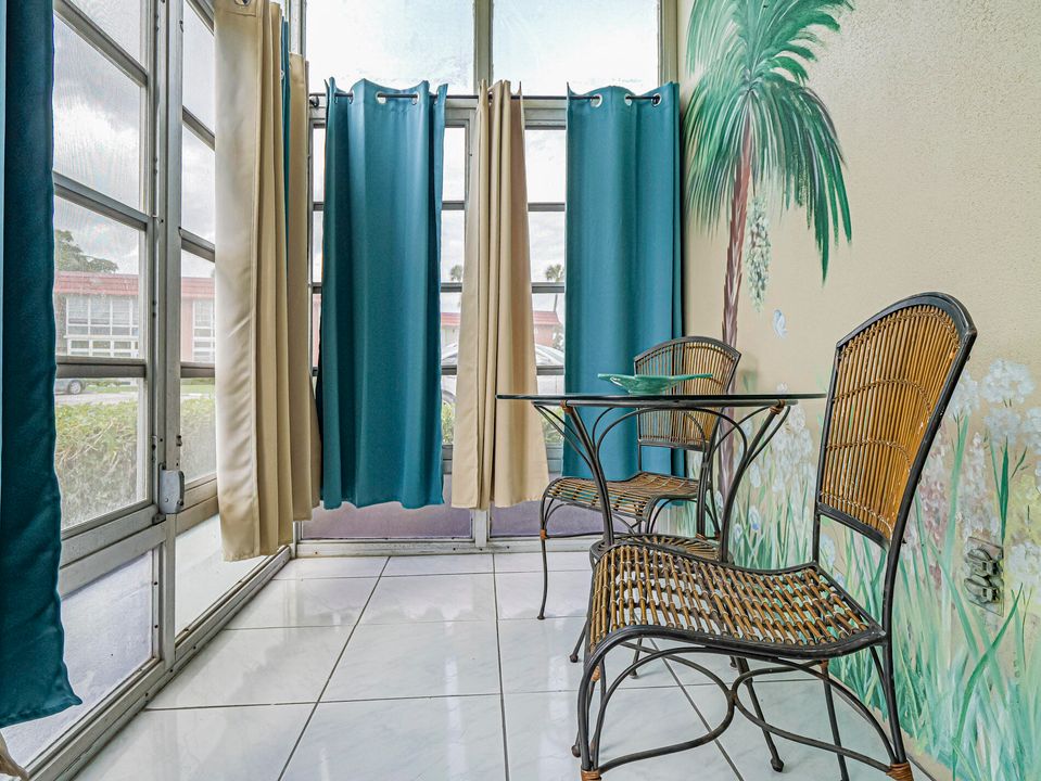 На продажу: $110,000 (1 спален, 1 ванн, 750 Квадратных фут)