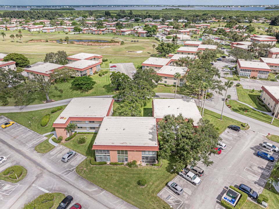 На продажу: $110,000 (1 спален, 1 ванн, 750 Квадратных фут)