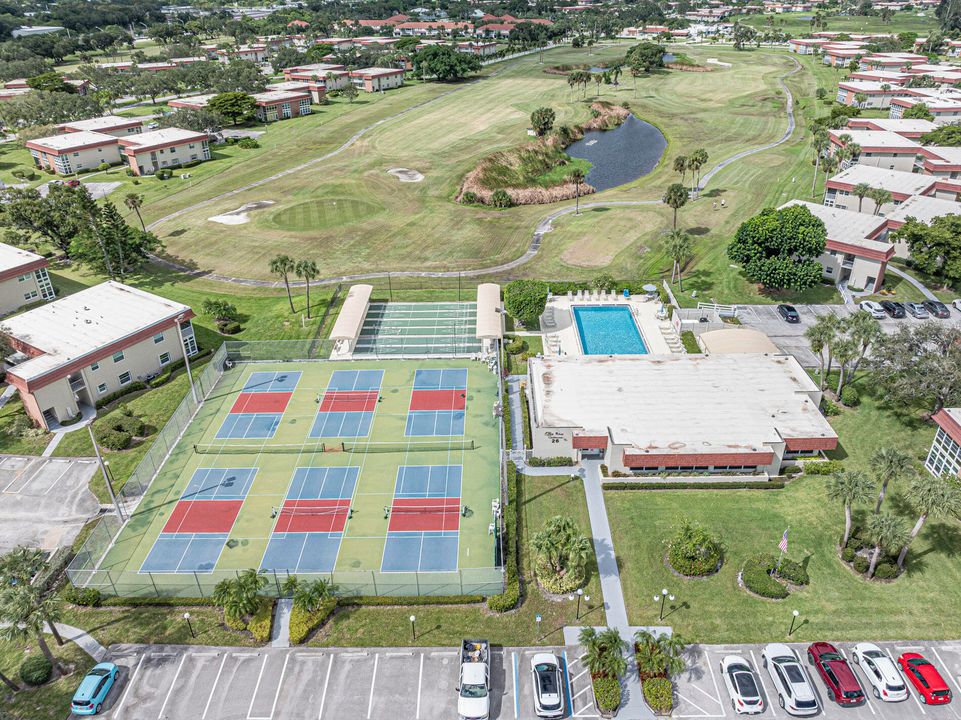 На продажу: $110,000 (1 спален, 1 ванн, 750 Квадратных фут)