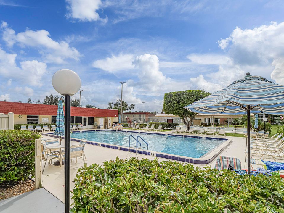 На продажу: $110,000 (1 спален, 1 ванн, 750 Квадратных фут)