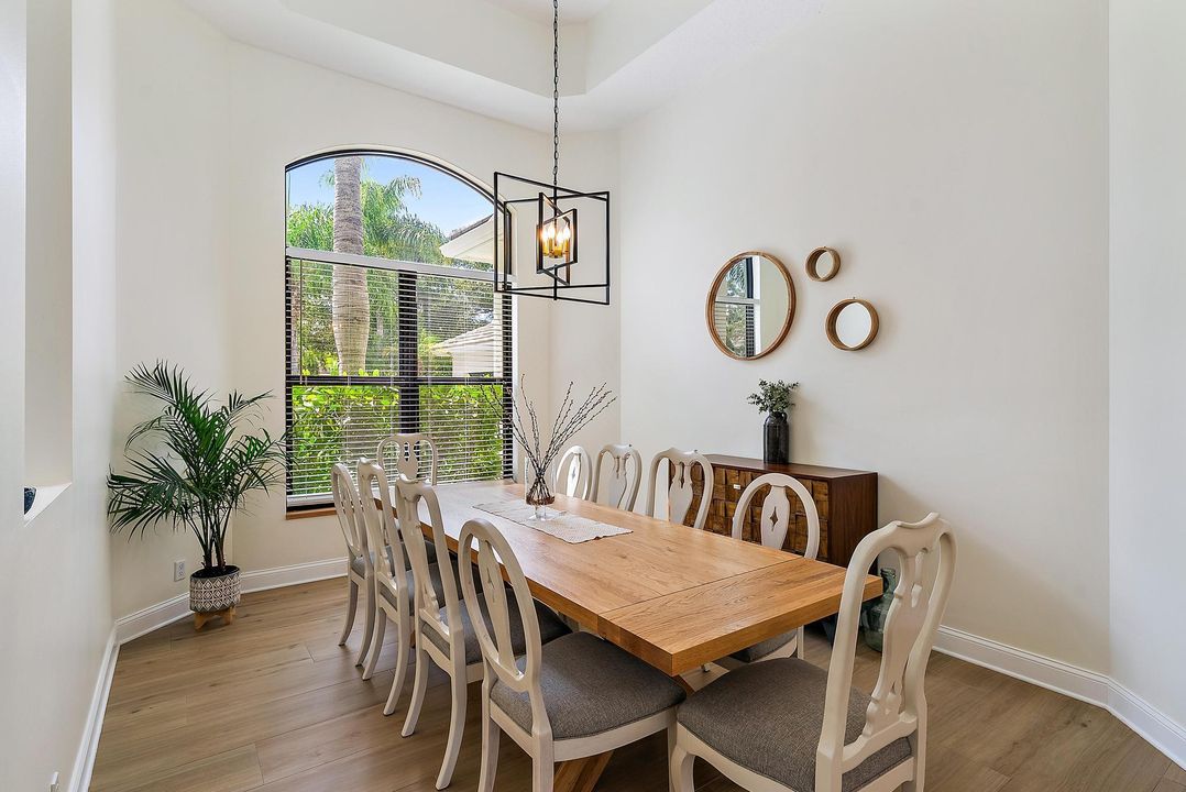 待售: $1,790,000 (4 贝兹, 3 浴室, 3242 平方英尺)