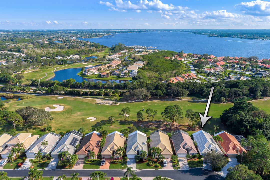 合同活跃: $499,900 (3 贝兹, 2 浴室, 1986 平方英尺)