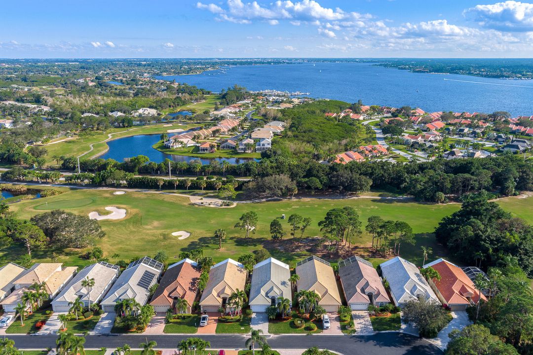 合同活跃: $499,900 (3 贝兹, 2 浴室, 1986 平方英尺)