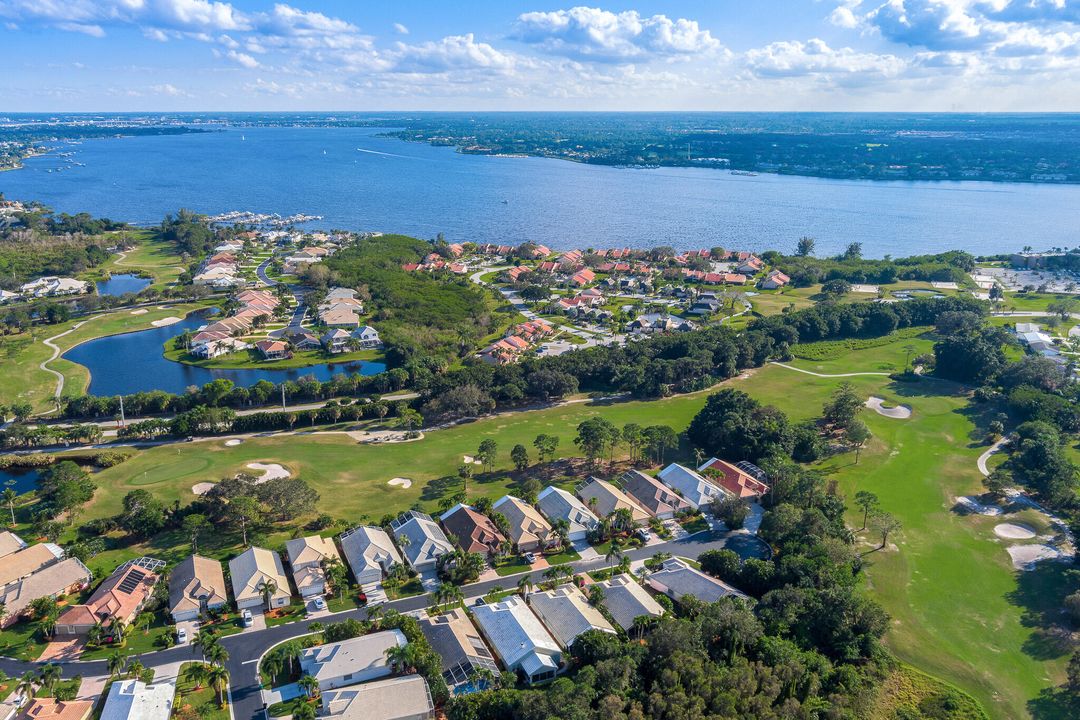 合同活跃: $499,900 (3 贝兹, 2 浴室, 1986 平方英尺)