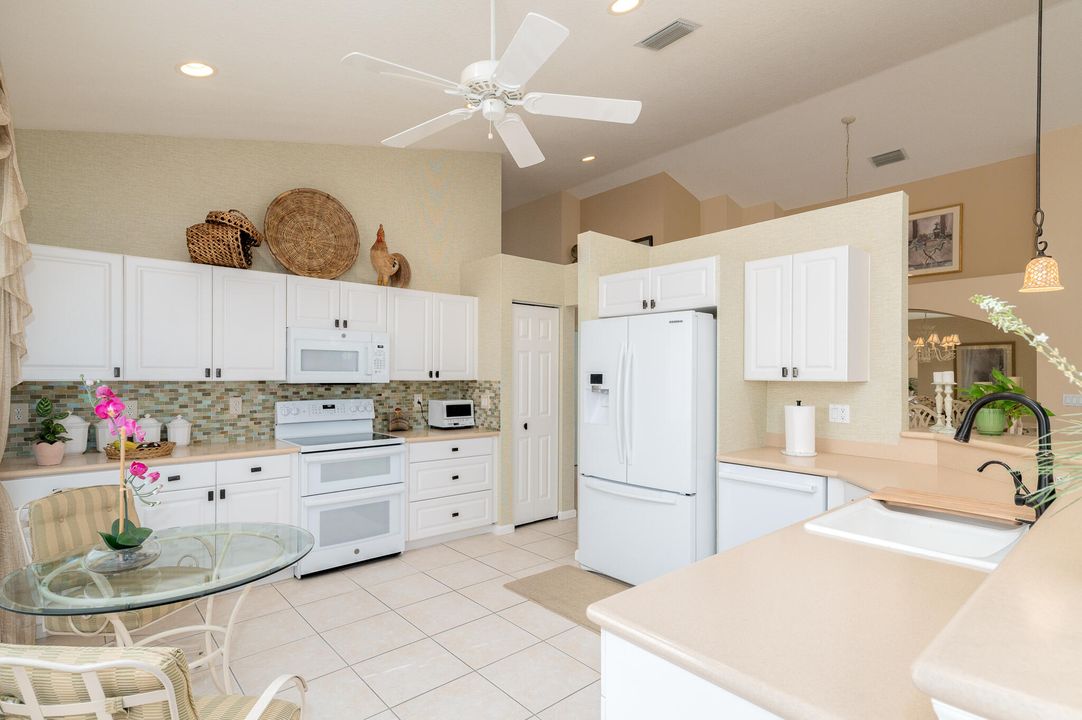 合同活跃: $499,900 (3 贝兹, 2 浴室, 1986 平方英尺)