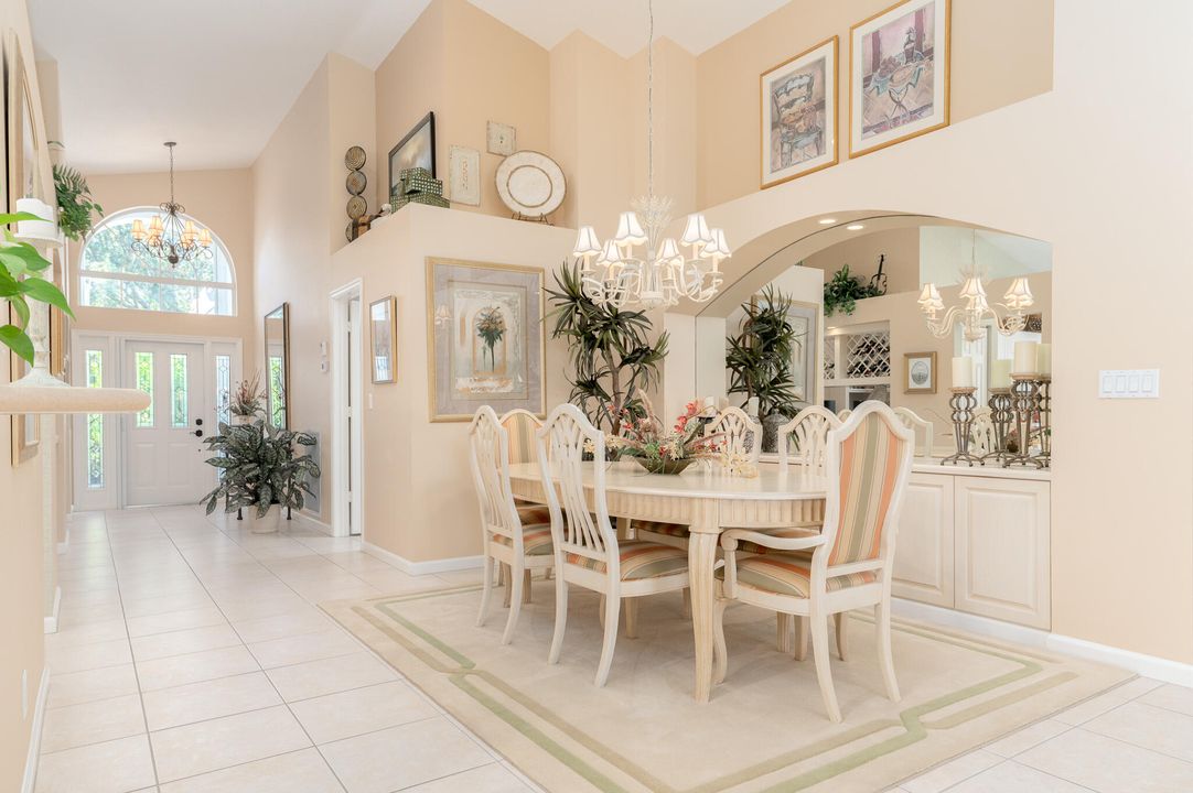 合同活跃: $499,900 (3 贝兹, 2 浴室, 1986 平方英尺)