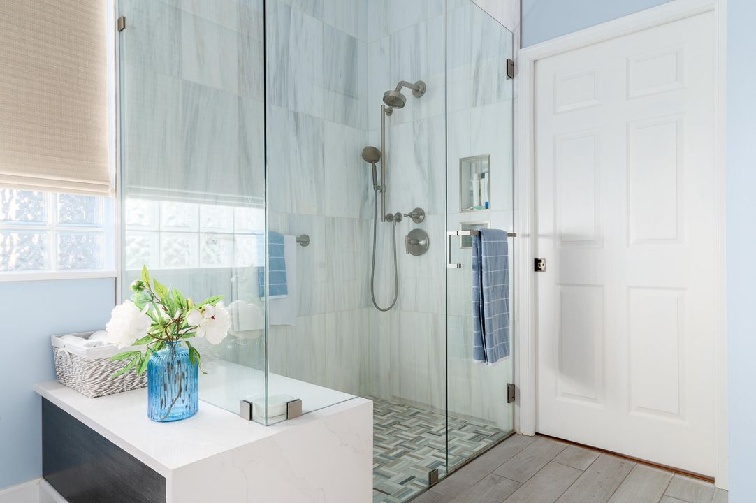 合同活跃: $499,900 (3 贝兹, 2 浴室, 1986 平方英尺)