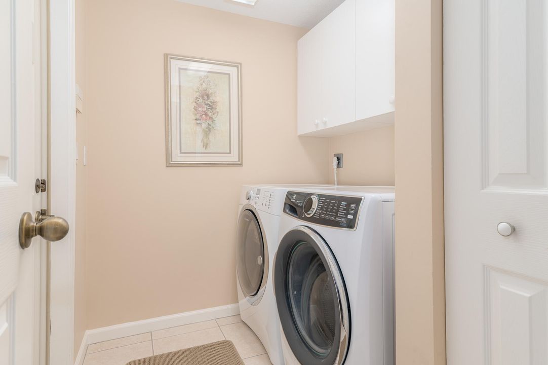 合同活跃: $499,900 (3 贝兹, 2 浴室, 1986 平方英尺)