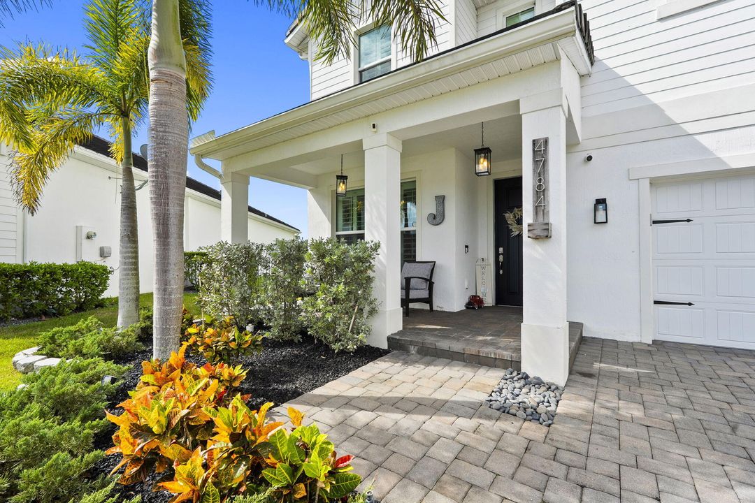 For Sale: $1,249,000 (5 beds, 2 baths, 3271 Square Feet)