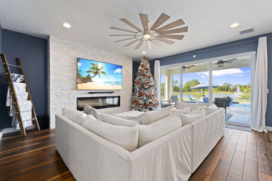 For Sale: $1,249,000 (5 beds, 2 baths, 3271 Square Feet)