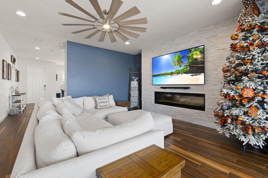 For Sale: $1,249,000 (5 beds, 2 baths, 3271 Square Feet)