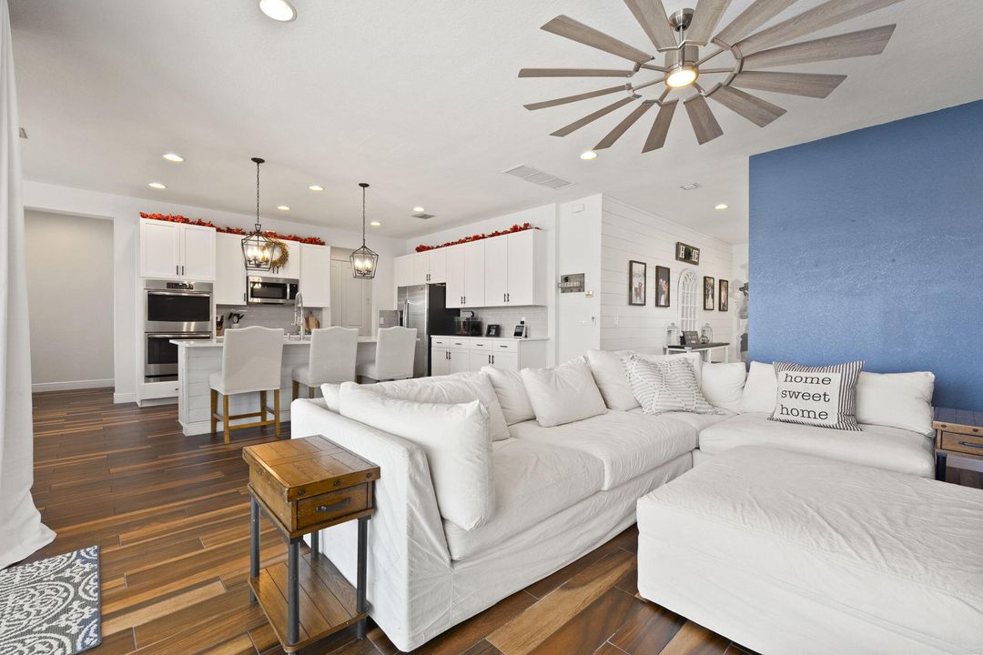 For Sale: $1,249,000 (5 beds, 2 baths, 3271 Square Feet)