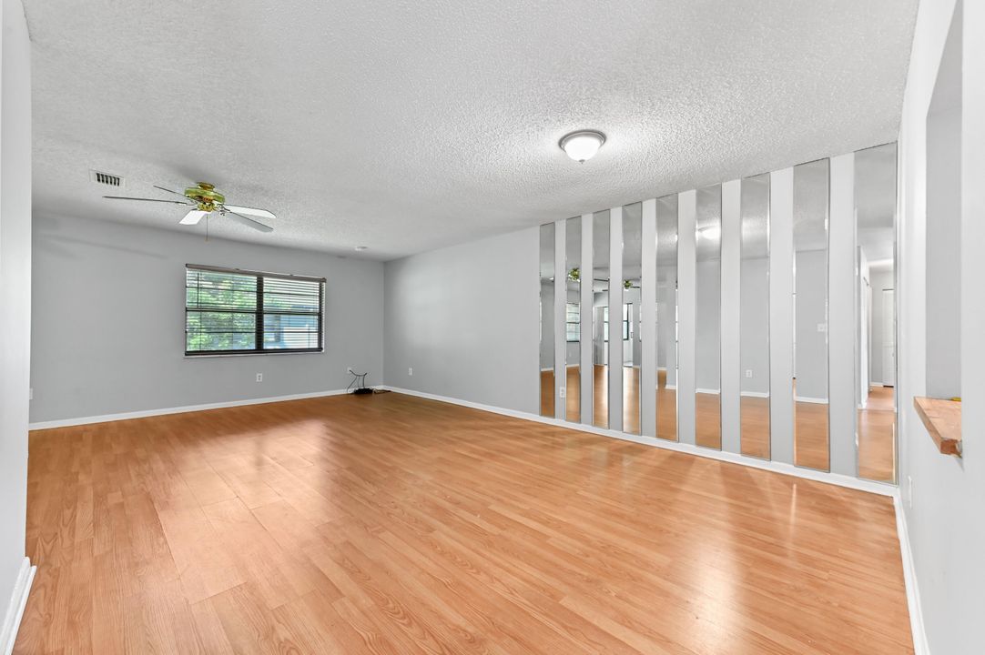 На продажу: $310,000 (2 спален, 2 ванн, 1438 Квадратных фут)